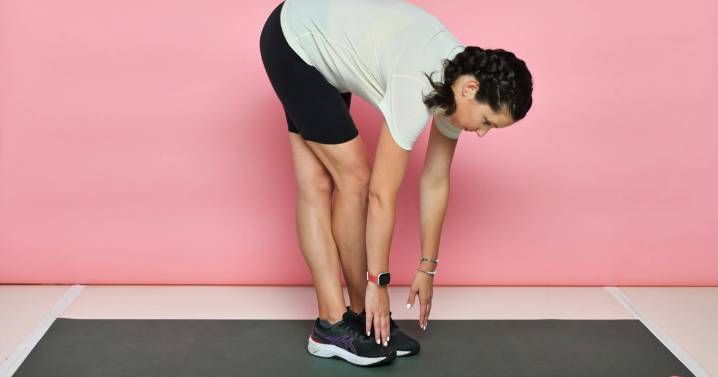 The Best IT Band Stretches to Relieve Pain and Inflammation