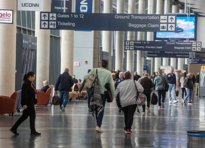 Low-cost airline cancels service out of CT’s Bradley International. Here’s why. – Hartford Courant