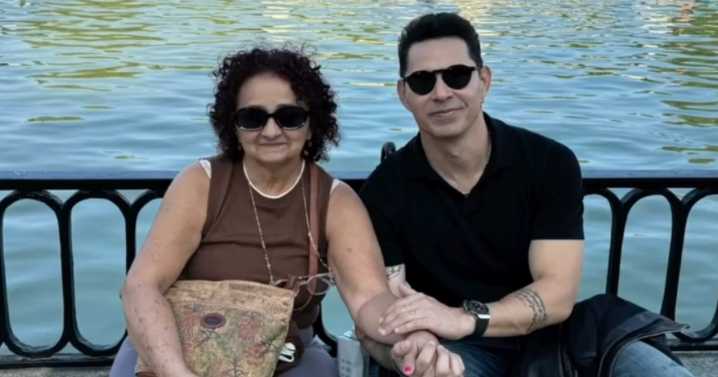 Leoni Torres celebra el cumpleaños de su mamá: "Si vuelvo a nacer a Dios le pido volver a enamorarme contigo"
