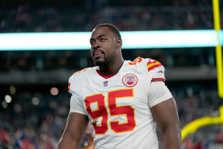 Chiefs DT Chris Jones says he no longer wants to swap jerseys with Russell Wilson