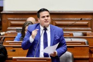 Bazán pide la cabeza de Santiváñez y alerta crisis en el Gobierno de Dina Boluarte