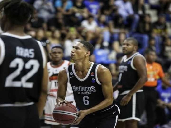 Eliomar González jugará en la NBB con Pato Basquete