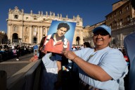 El papa León XIV canonizó a Carlo Acutis, el primer santo de la generación millennial