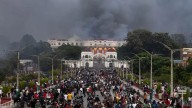 Nepal en llamas: un movimiento contra la prohibición de redes sociales hace caer al gobierno y genera desmanes en todo el país