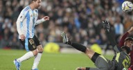 Messi regala doblete a su afición ante Venezuela en su última función por eliminatorias