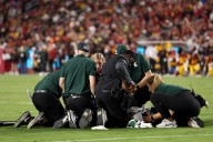Michigan State LB taken to hospital by ambulance after scary injury at USC