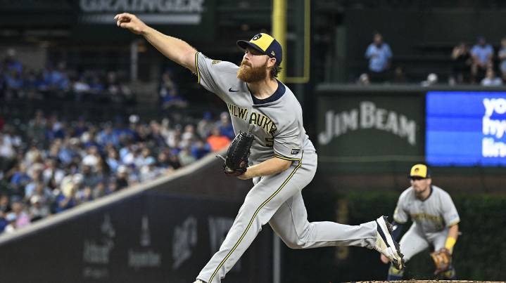 Brewers’ Brandon Woodruff goes on IL just before playoffs start