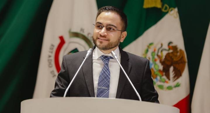 Propone diputado sonorense René García volver permanente Premio Estatal de Periodismo