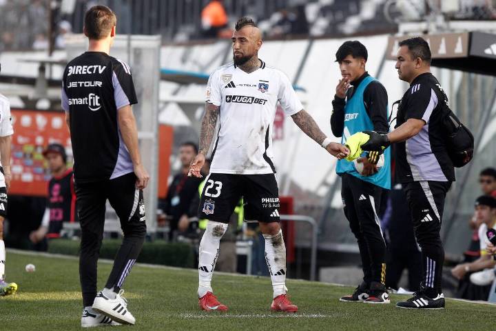 Con Vidal y una sorpresa en ataque: la formación que prepara Colo Colo para recibir a Deportes Iquique