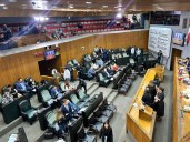 Aprueban por unanimidad a Mauricio Farah como alcalde sustituto