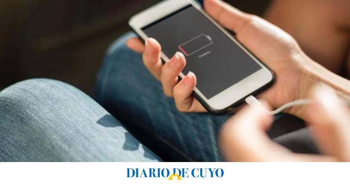No hagas esto al cargar el celular si querés que se alargue la vida útil de la batería