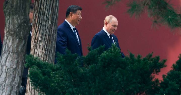 Xi reafirma a Putin su intención de "fortalecer los intercambios" y mejorar su coordinación