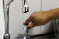 Anuncian corte de agua para seis comunas de la Región Metropolitana: podría extenderse hasta por 12 horas