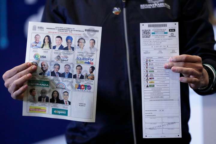 Al menos 69 aspirantes colombianos buscan firmas para avalar su candidatura presidencial
