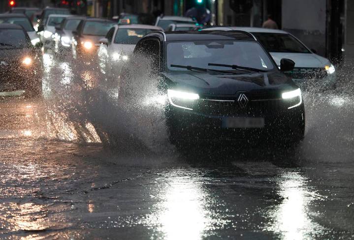 Tráfico recomienda evitar circular por las zonas de Valencia, Castellón y Tarragona donde se esperan fuertes lluvias