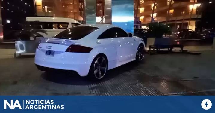 Un lujoso automóvil chocó contra un hotel de Puerto Madero y dejó dos heridos