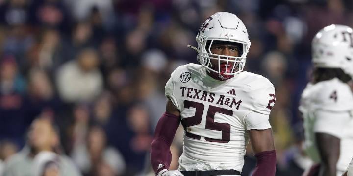 Monday Notebook: Texas A&M S Dalton Brooks available for Utah State
