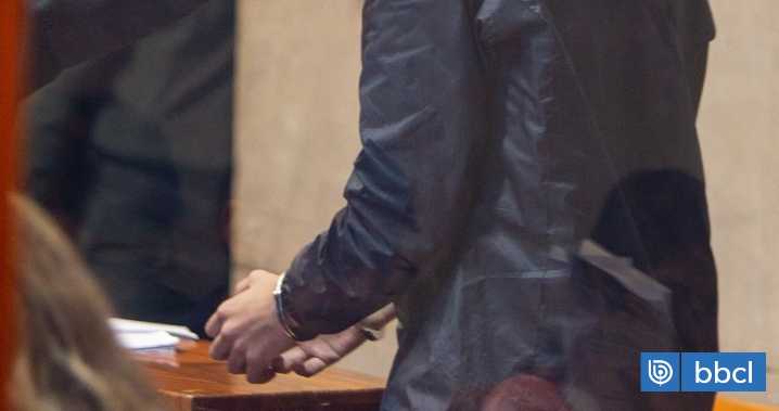 Sujeto de 19 años es acusado de violar a su madre en Osorno: queda en prisión preventiva