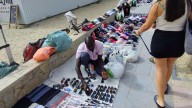 Cerco policial al ‘top manta’ en Catalunya