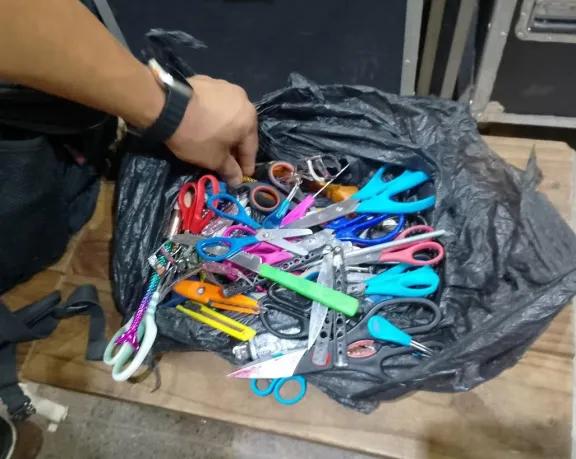 Varios estudiantes fueron a festejar el cierre de la estudiantina con elementos cortantes