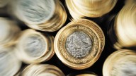 Peso mexicano cierra con apreciación ante el dólar tras el recorte de tasa de la Fed