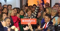Evelyn Matthei relanza campaña presidencial con fuerte presencia del piñerismo y con llamado a votantes del Rechazo
