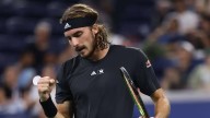 Preocupación por Tsitsipas: deberá ser operado pronto de la espalda ¿por qué?