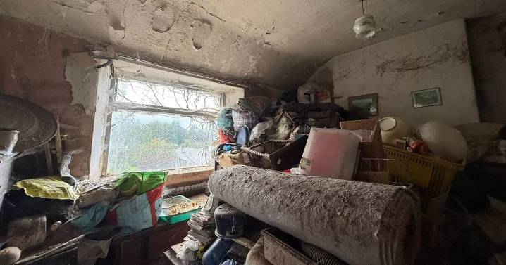 House on sale so rubbish-filled you need PPE to view it
