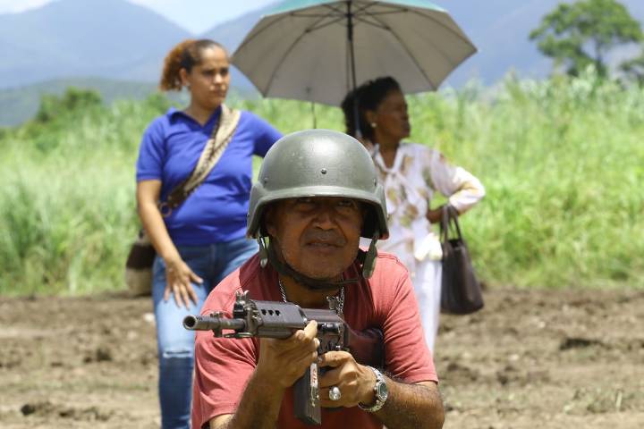 El chavismo instruirá a los barrios populares en tácticas militares