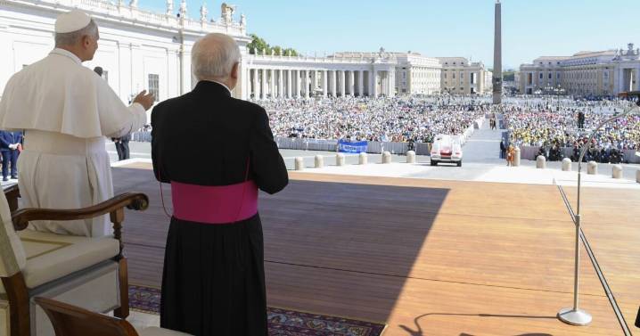 La verdadera justicia promueve la dignidad, la igualdad y el perdón, dice el Papa a los jueces