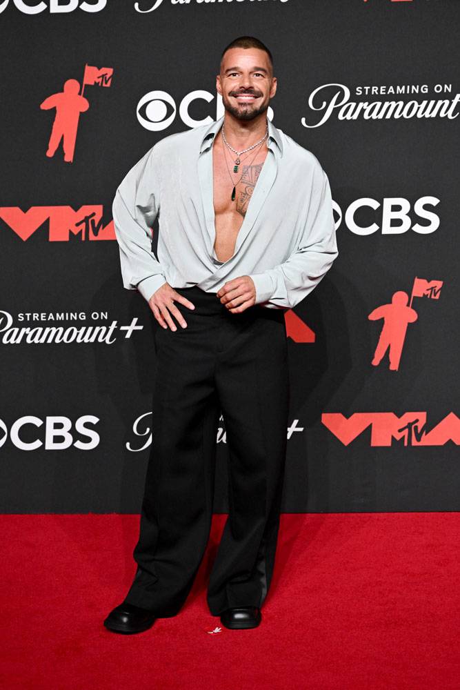 There Were a Lot of Bare Chests at the 2025 VMAs
