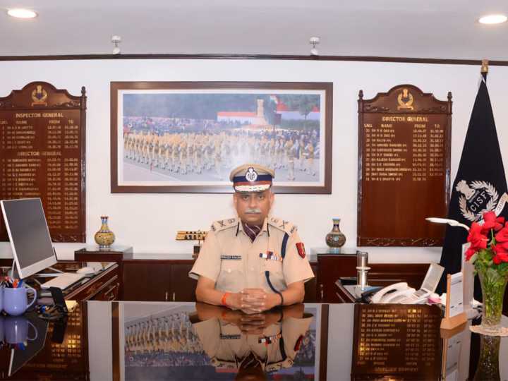 Senior IPS officer Praveer Ranjan assumes charge as CISF DG