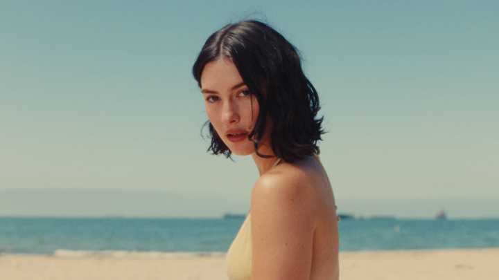 3 Near-Perfect Sad Girl Songs With Aura to Listen to This Weekend