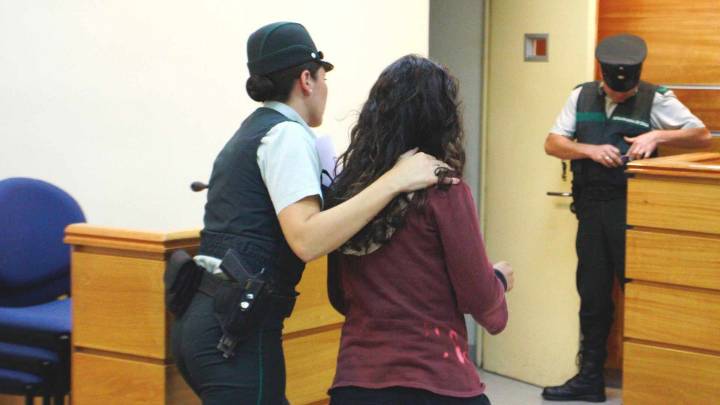 Prisión preventiva para dos funcionarias del Registro Civil de Buin acusadas de millonario robo