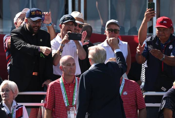 Deadspin | Donald Trump visits rowdy, New York-centric Ryder Cup