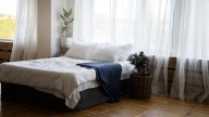 Dónde nunca deberías colocar la cama para evitar la mala suerte, según el Feng Shui