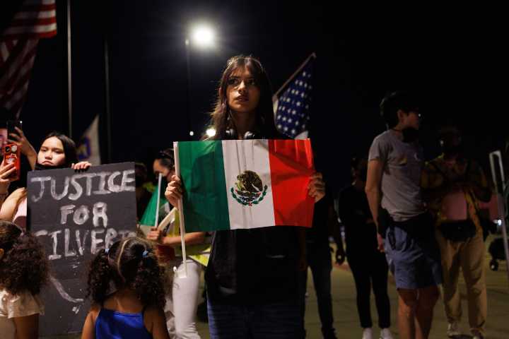 Trump, ICE target police in Chicago, other cities for recruitment in NFL ad