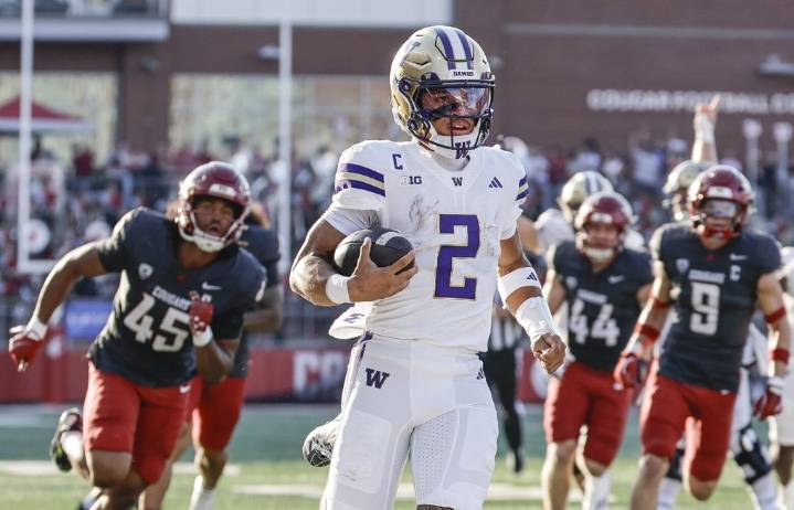 Photos: Huskies win against Cougars in Apple Cup, 59