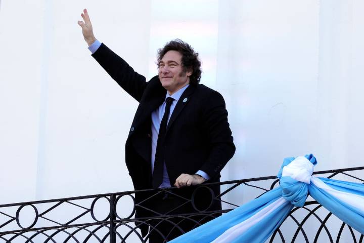 Dos actos. Milei lanza la campaña en Córdoba, un distrito donde obtuvo el 74% de los votos y ahora preocupa a los libertarios