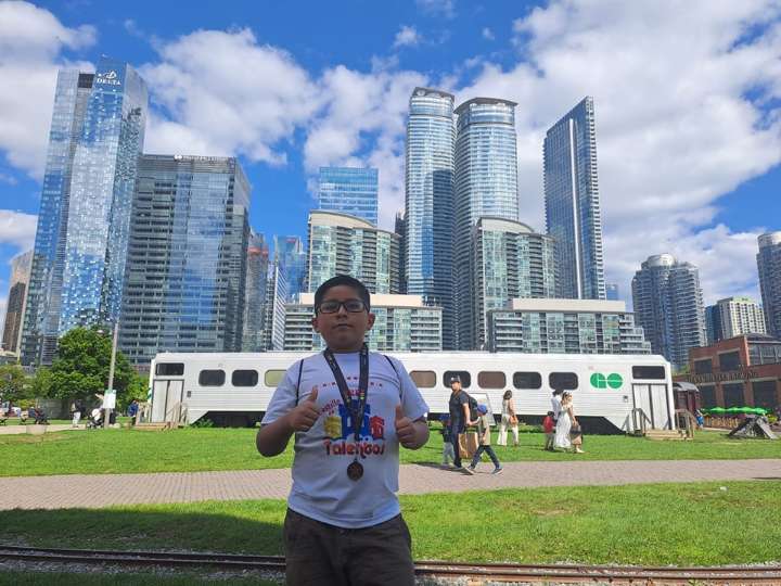 ¡Orgullo peruano! Niño gana concurso mundial de matemáticas en Canadá