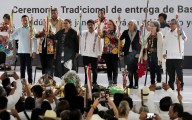 Guayaberas en vez de togas y una foto que confundió