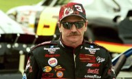 Hall of Fame Journalist Reveals Dale Earnhardt’s Surprising Transformation Away From the Track Hall of Fame journalist Deb Williams reflects on Dale Earnhardt’s remarkable transformation from shy youn