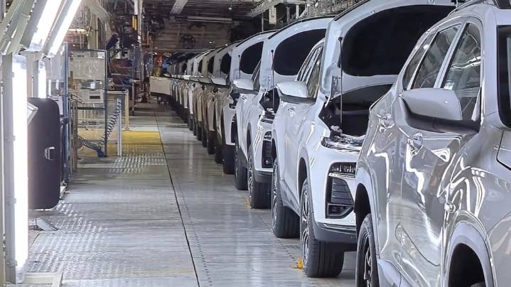 Las automotrices piden bajar impuestos para ganar competitividad y exportar más