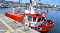 Gardacostas precinta un barco de Baiona cuya tripulación se deshizo de cacharros retando a los agentes