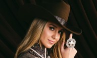 Lainey Wilson To Return As CMA Awards Host This November