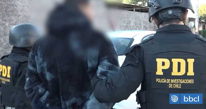 Capturan a adulto mayor avezado en hurtos de equipos electrónicos en Providencia: robó en sede de RN