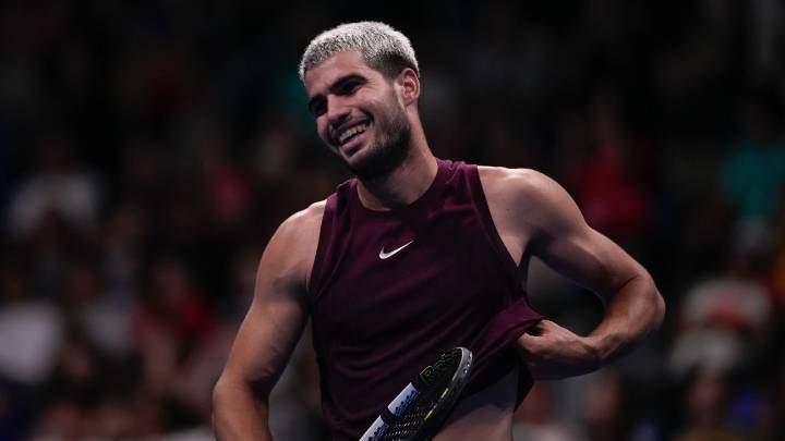 Carlos Alcaraz beats Taylor Fritz in Japan Open final