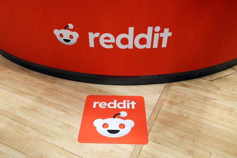 Reddit down for thousands of users, Downdetector shows