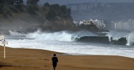 Cerró el paso con cadenas y cavó zanjas para impedir acceso a playa de uso turístico y de pesca: Suprema obliga a permitir ingreso