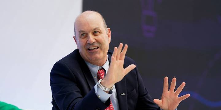 Ante empresarios, Sturzenegger volvió a cargar contra los aportes compulsivos a cámaras y gremios